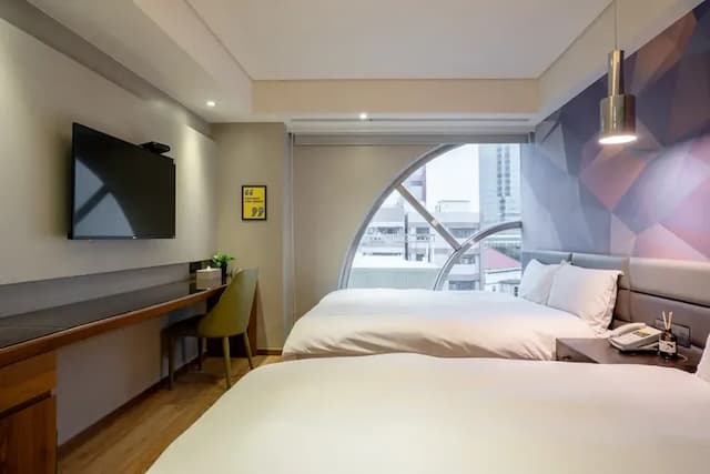 雀客旅館台中文心中清-經典四人房-2