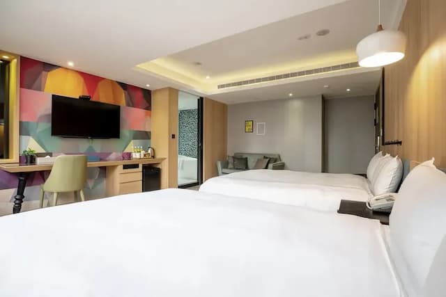 雀客旅館台中文心中清-豪華四人房-2