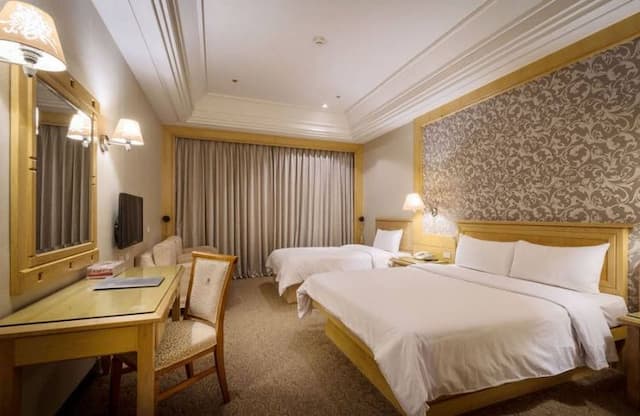 承攜行旅中壢中正-承享三人客房(一大床一小床)-1