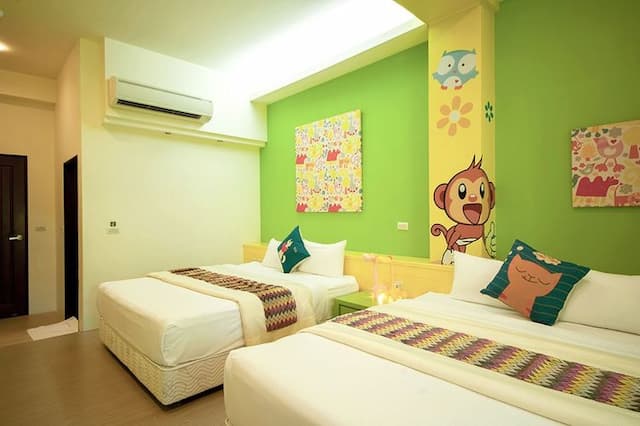 Lotus Spring Garden Huajian Yashe-Lotus Spring Garden - Forest Castle Quadruple Room-2