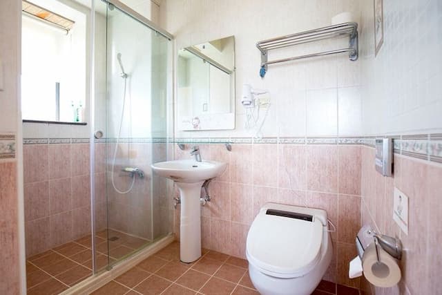 Lotus Spring Garden Huajian Yashe-Lotus Spring Garden - Love England Quadruple Room-4