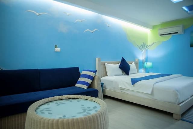 Lotus Spring Garden Huajian Yashe-Flower Room - Chagall Quadruple Room-2