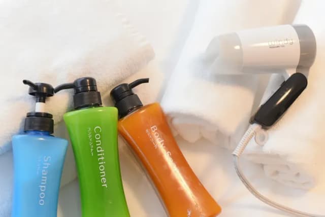 シャンプー、コンディショナー、ボディーソープあり。