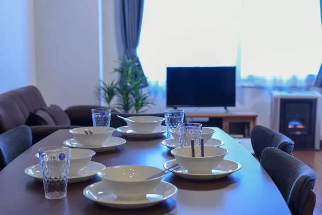 食器や調理器具をそろえております。