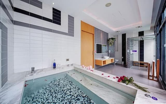 ※各等級房型依設計風格不同，客房設備略有不同，以實際現場提供為準。