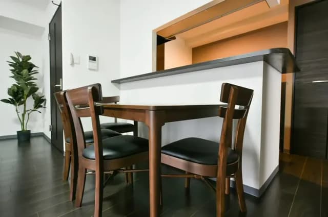 ダイニングテーブル