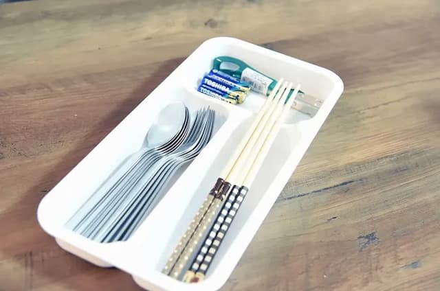 スプーンやフォークなど