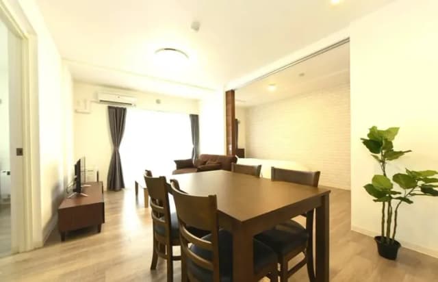 ダイニングテーブル