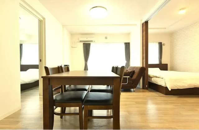 ダイニングテーブル