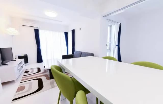 ダイニングテーブル