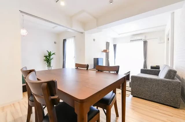 ダイニングテーブル