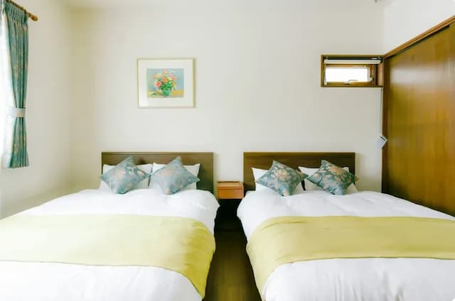 ふっかふかのベッドでぐっすり（寝室）