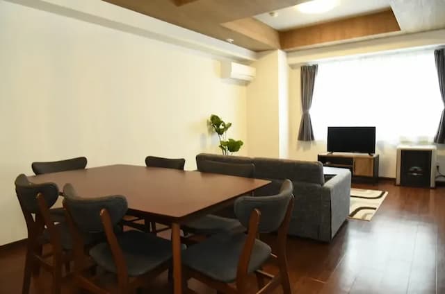 ダイニングテーブル