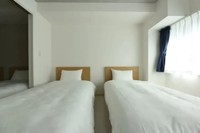 シングルベッドは各部屋２台