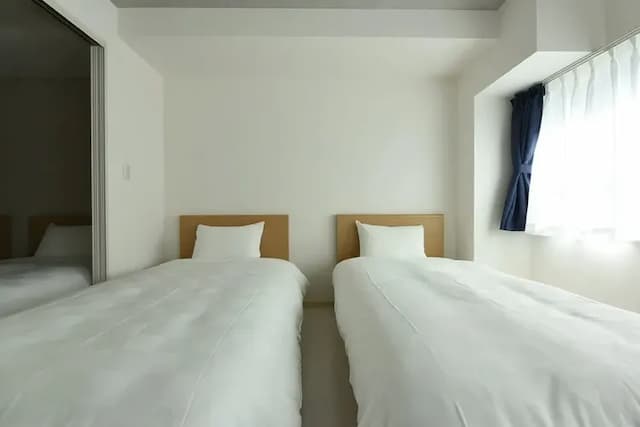 シングルベッドは各部屋２台