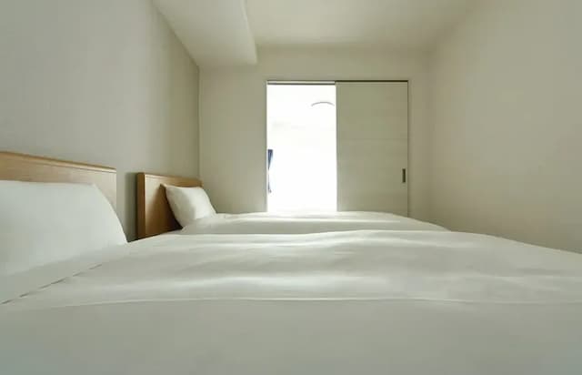 シングルベッドは各部屋２台