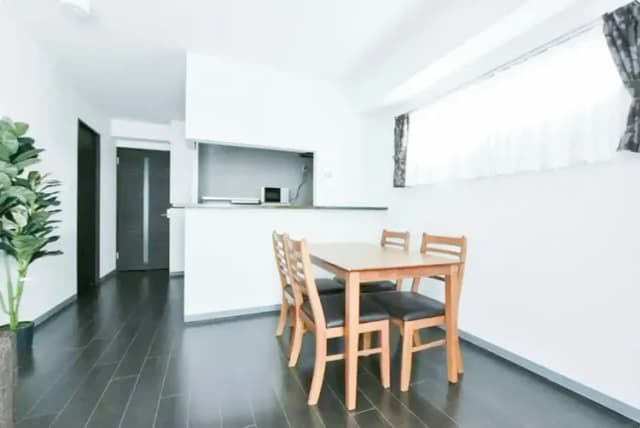 ダイニングテーブル