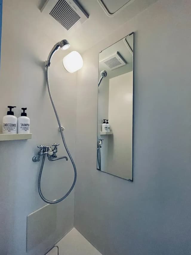 シャワールーム