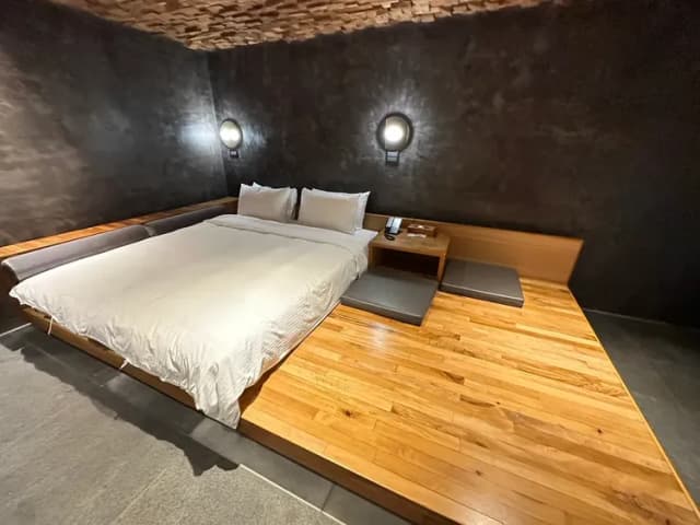 二館一樓半露天日式客房(無電梯設計需走階梯)