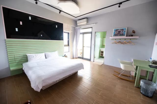 Say Yeah Inn-201 enjoy double room-5