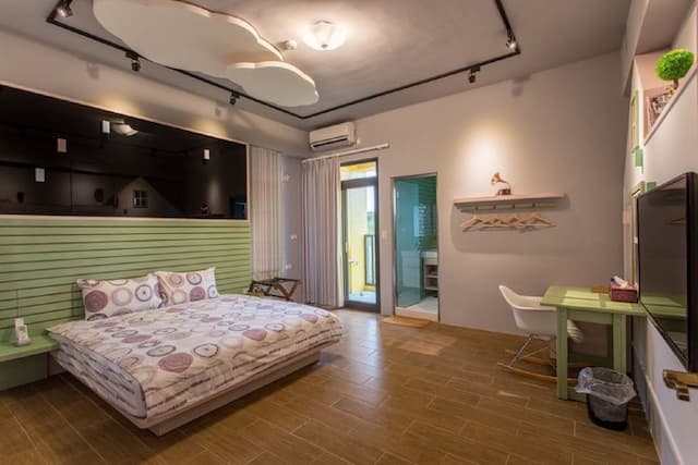 Say Yeah Inn-201 enjoy double room-1