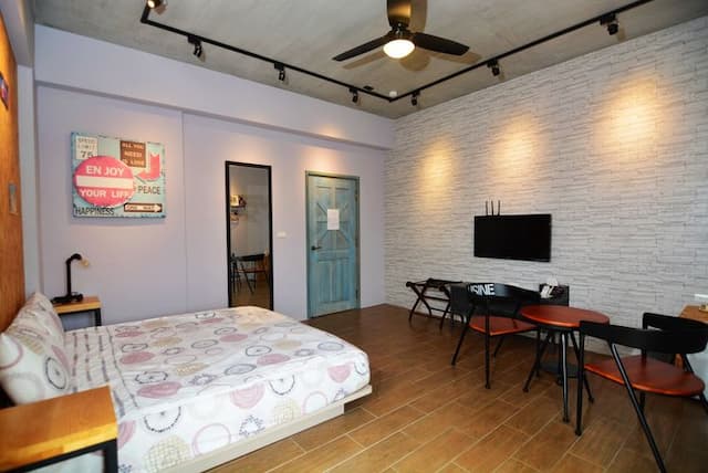 Say Yeah Inn-202 enjoy sunny double room-2