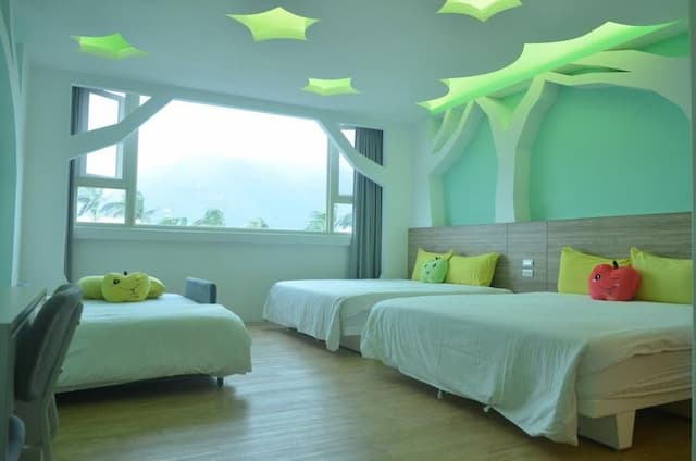 Apple Tree B&B-Landscape 5-room-1