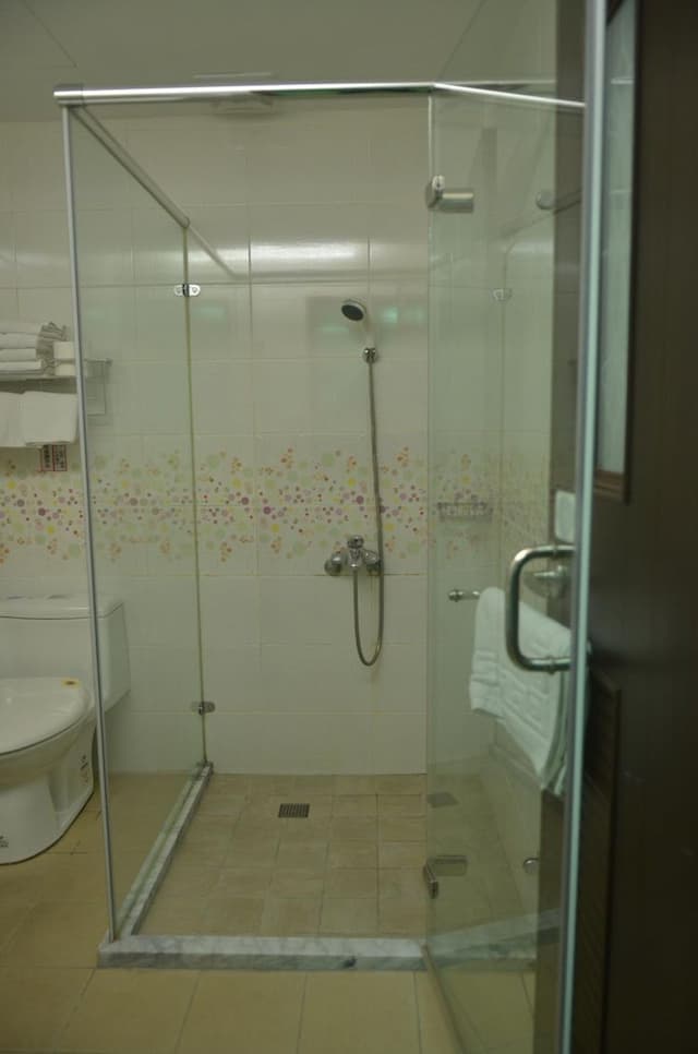 Apple Tree B&B-Family 3-person suite-5