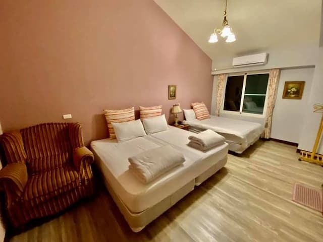 Champs Elysées Garden Homestay-Family Triple Room-1