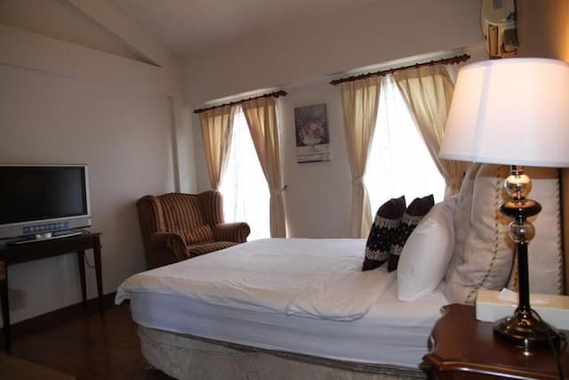 Champs Elysées Garden Homestay-Attic Quadruple Room-3