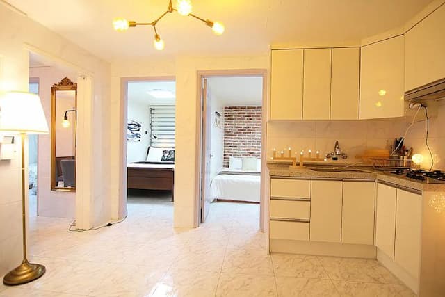 陳&蘇吉居 VII｜7分鐘到弘大入口站 近延央公園-8-16人入住 (101號房)-3