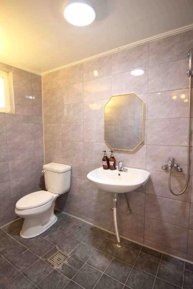 陳&蘇吉居 VII｜7分鐘到弘大入口站 近延央公園-8-16人入住 (101號房)-9