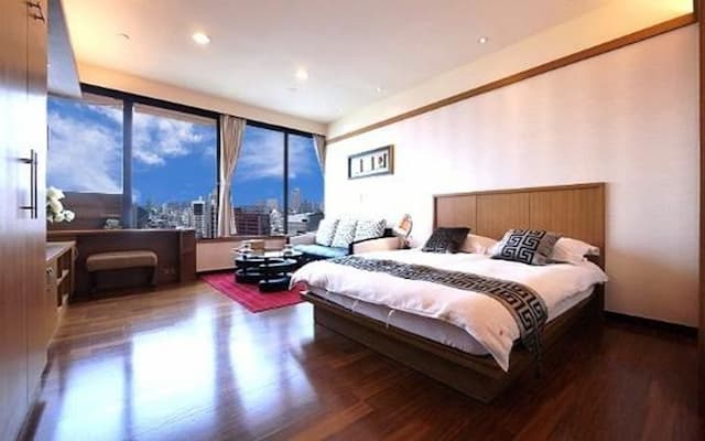 Cape 85-Double Room-Street View-10