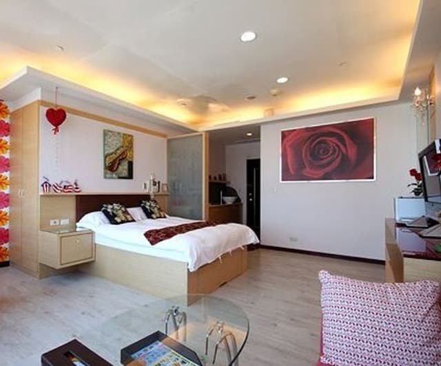 Cape 85-Double Room-Street View-3