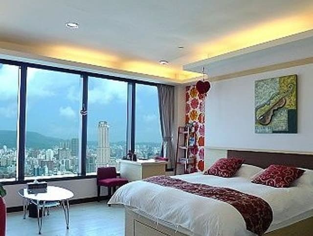 Cape 85-Double Room-Street View-4