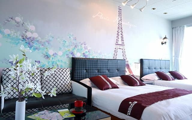 Cape 85-Quad Room-Street View-10