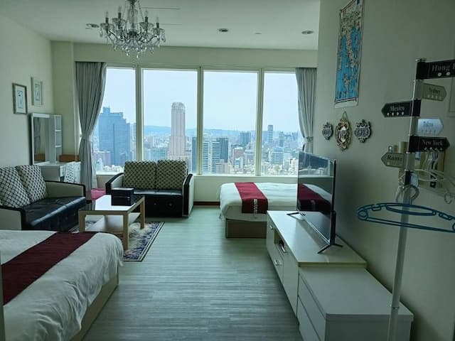 Cape 85-Quad Room-Street View-1