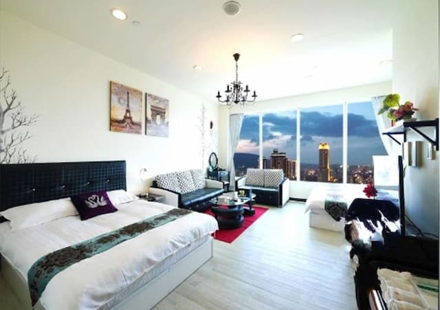 Cape 85-Quad Room-Street View-8