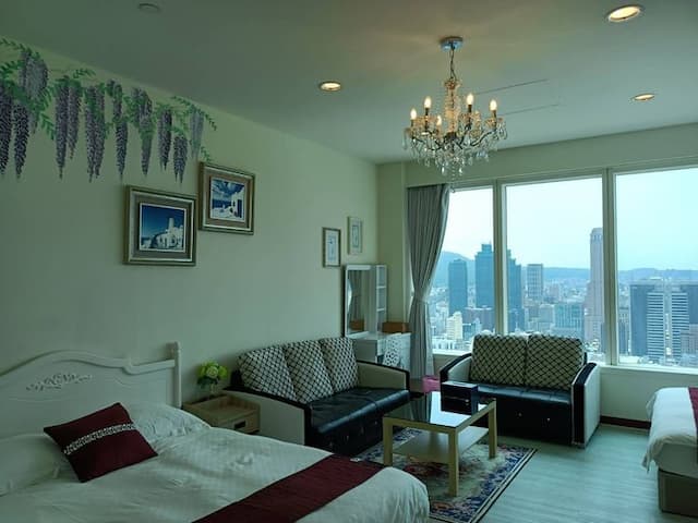 Cape 85-Quad Room-Street View-3