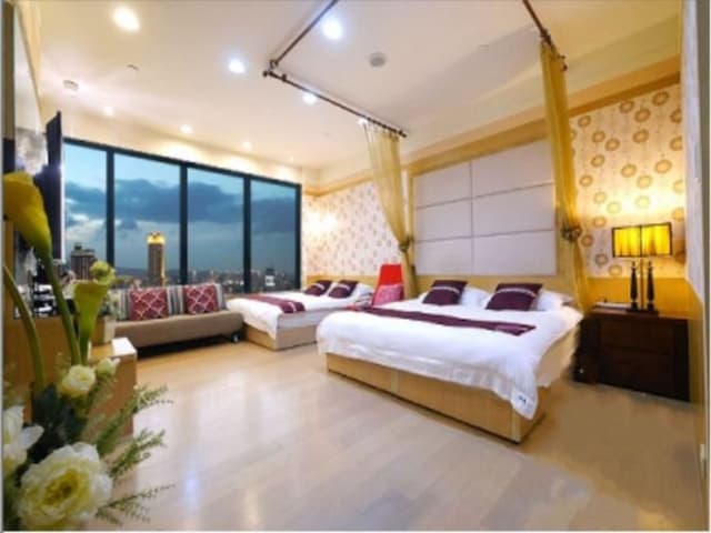 Cape 85-Quad Room-Street View-5