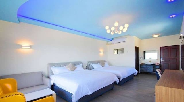 Breeze coast-Deluxe Sea View Quadruple Room with Balcony-1