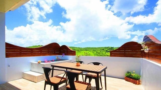 Breeze coast-Deluxe Mountain View Quadruple Room with Balcony-4