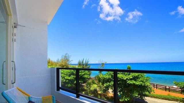 Breeze coast-Deluxe Sea View Double Room with Balcony-6