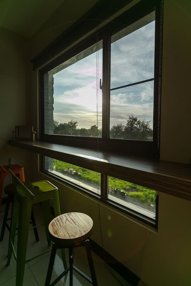 房間的大窗望出去綠意盎然 fabulous window view from the room