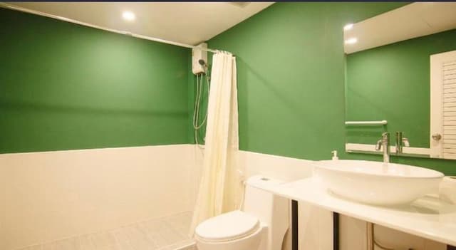 曼谷埃利斯酒店 (The Ellis Bangkok)-標準特大號床間 (Standard King room)-3