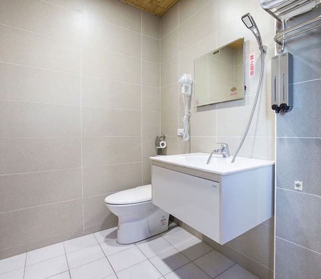 Blossoms B&B-202 Lavender Double Room-4