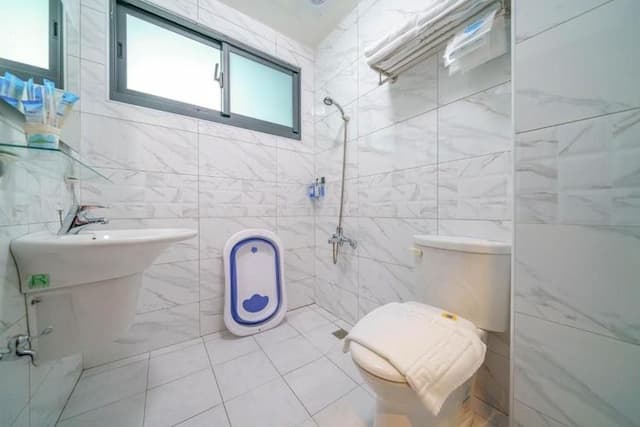 HAN TIAN TOMG YU-Room 201 Frozen Quadruple Room-6