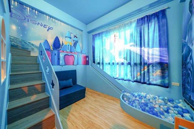 HAN TIAN TOMG YU-Room 201 Frozen Quadruple Room-3