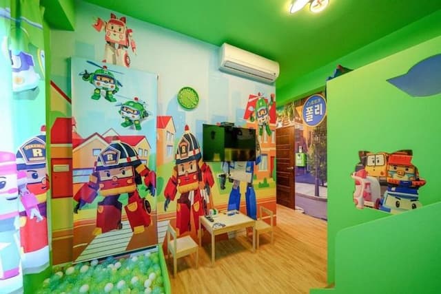 HAN TIAN TOMG YU-Room 301 Rescue Team Quadruple Room-4