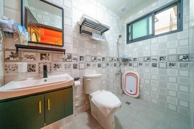 HAN TIAN TOMG YU-Room 302 Princess White Horse Quadruple Room-6